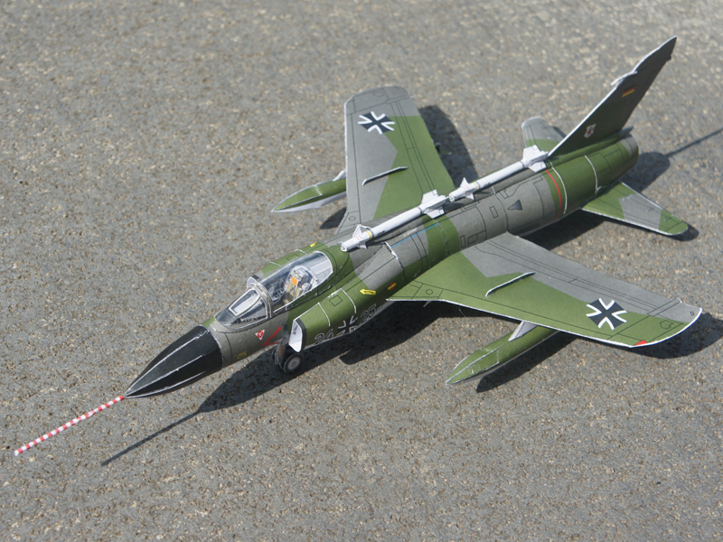 F11F-1F Super Tiger at 800px