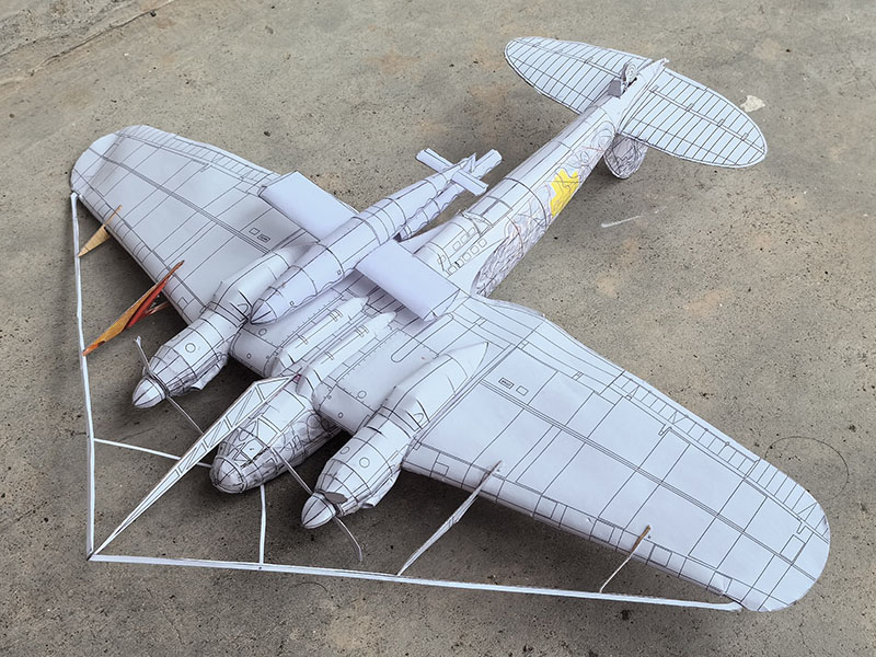 he-111 at 800px